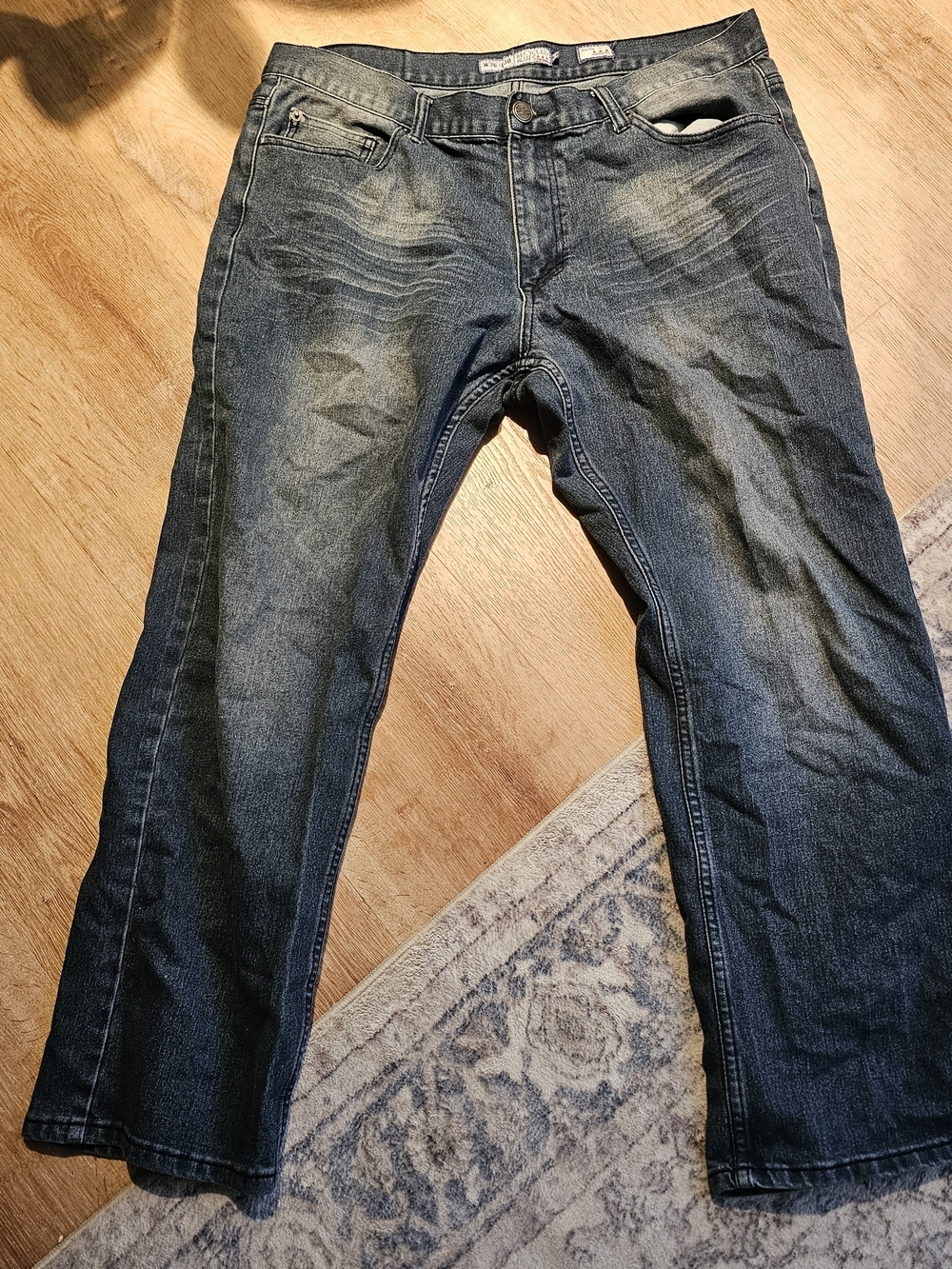 Slim Fit Men's Jeans in Washed Blue - Modern Casual Denim